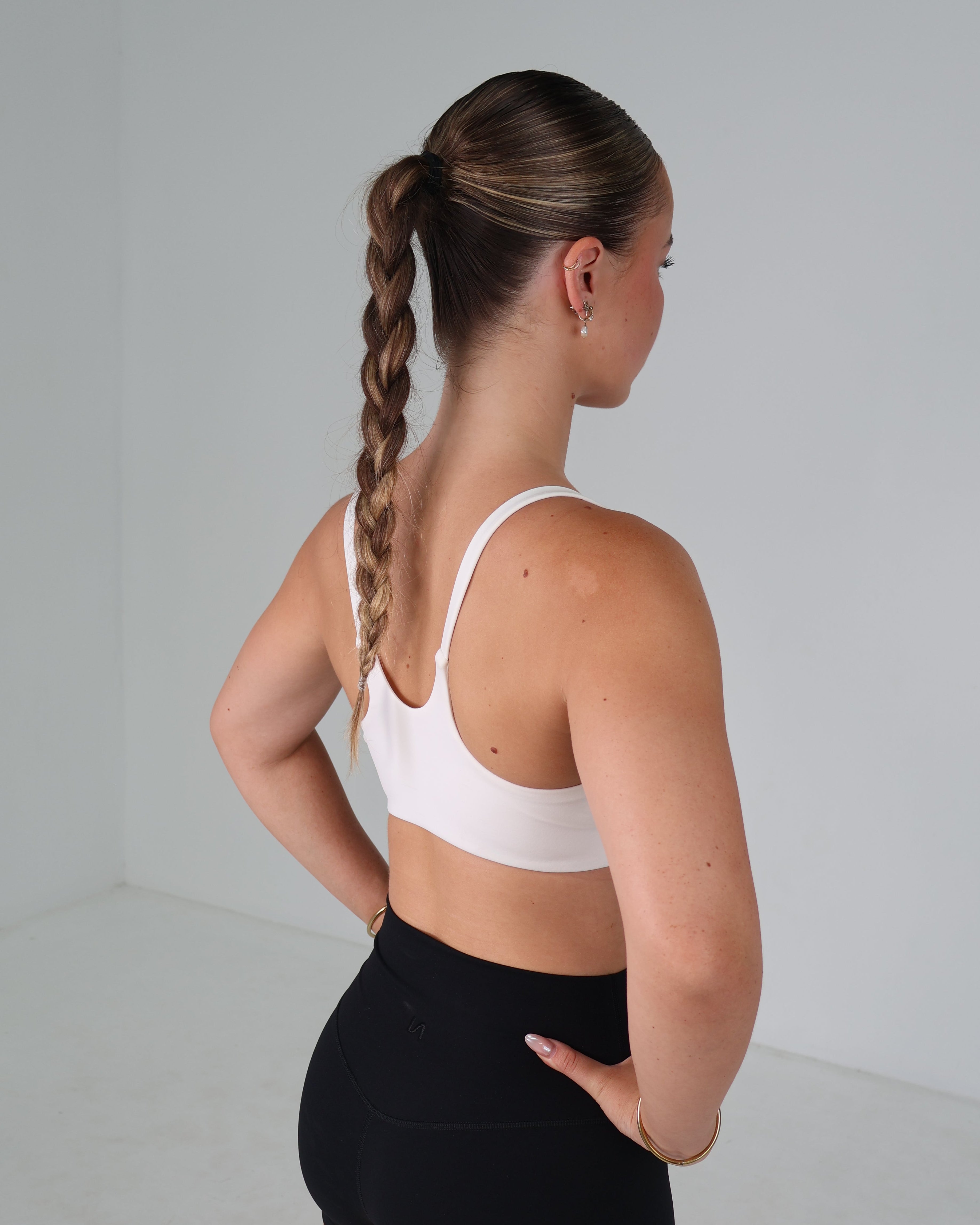 Perform Sports Bra | White