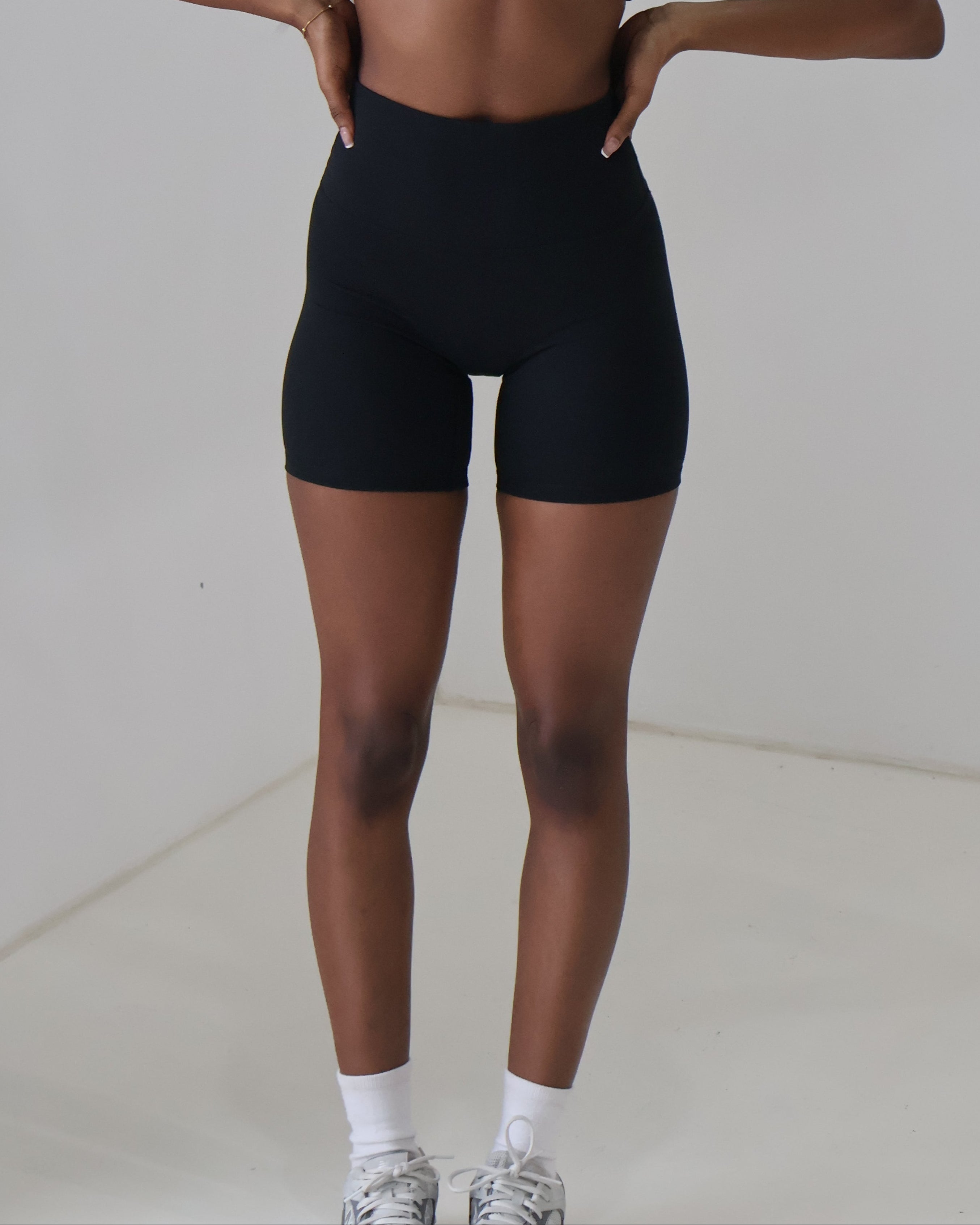 Power Shorts | Black