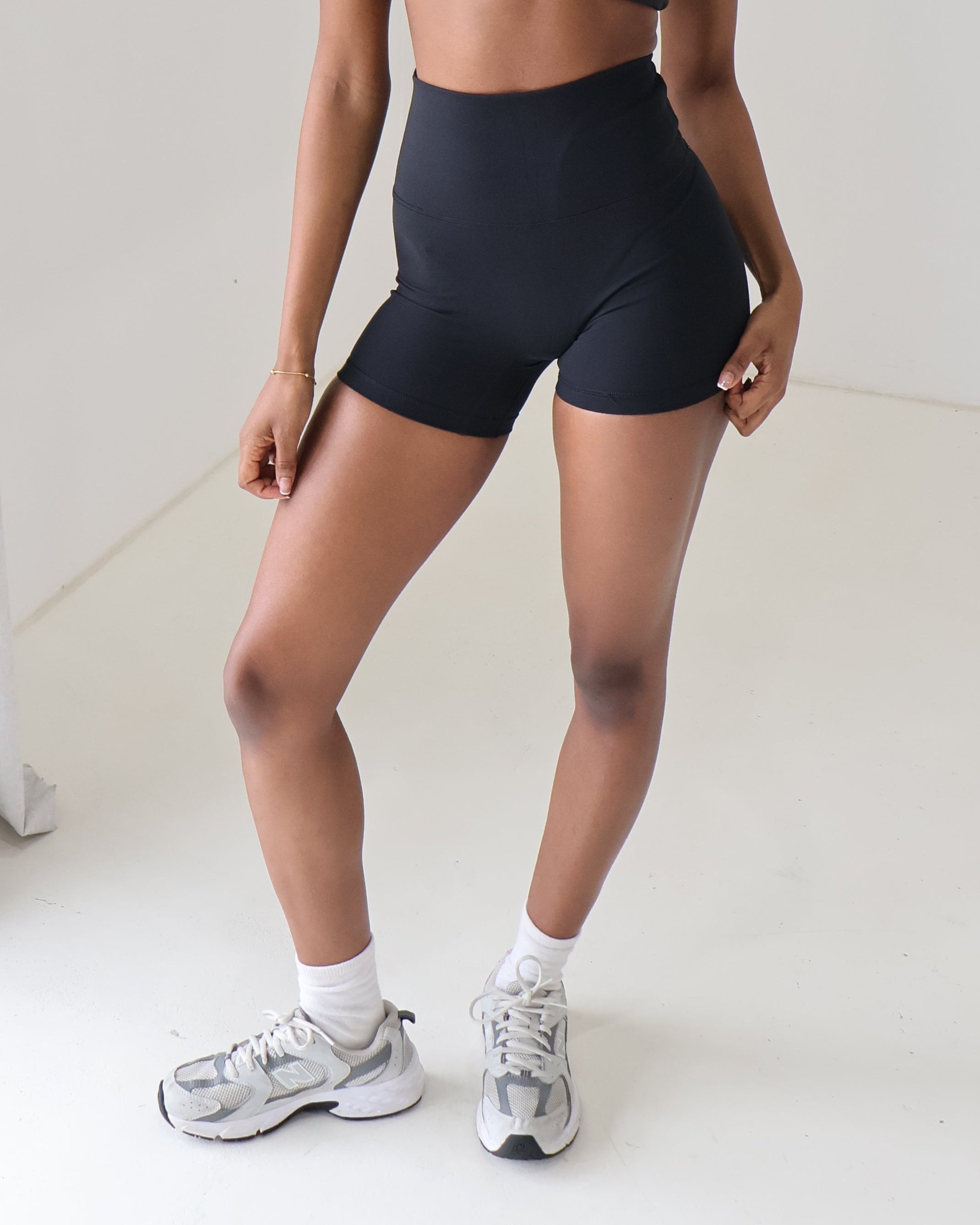 Power Shorts Minis | Black