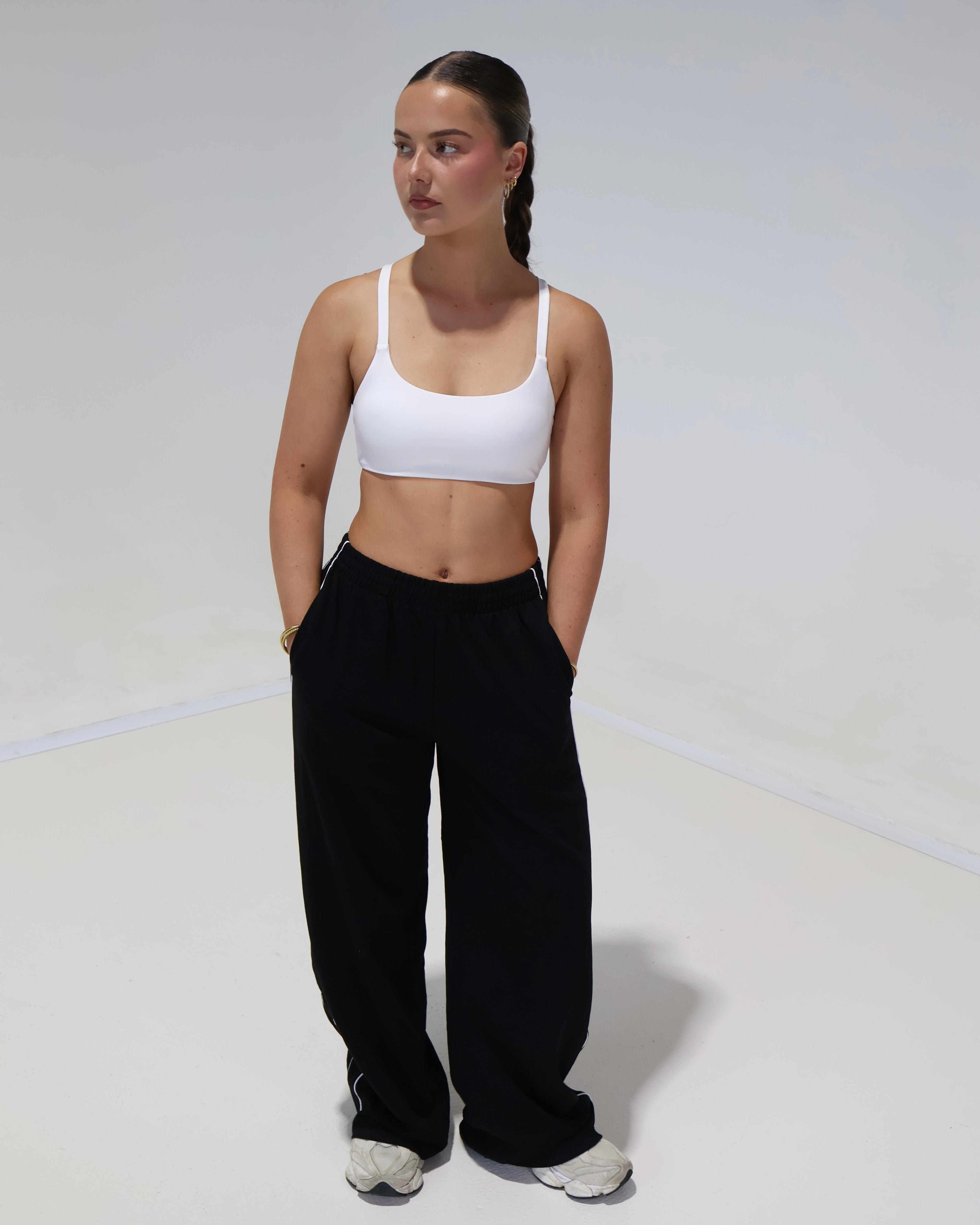Perform Sports Bra | White